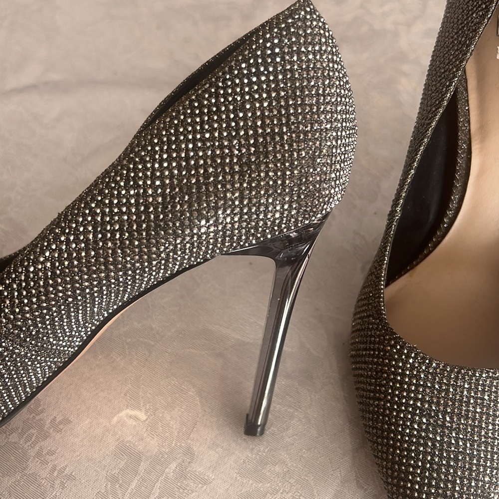 High Heels - Picture 2 of 4